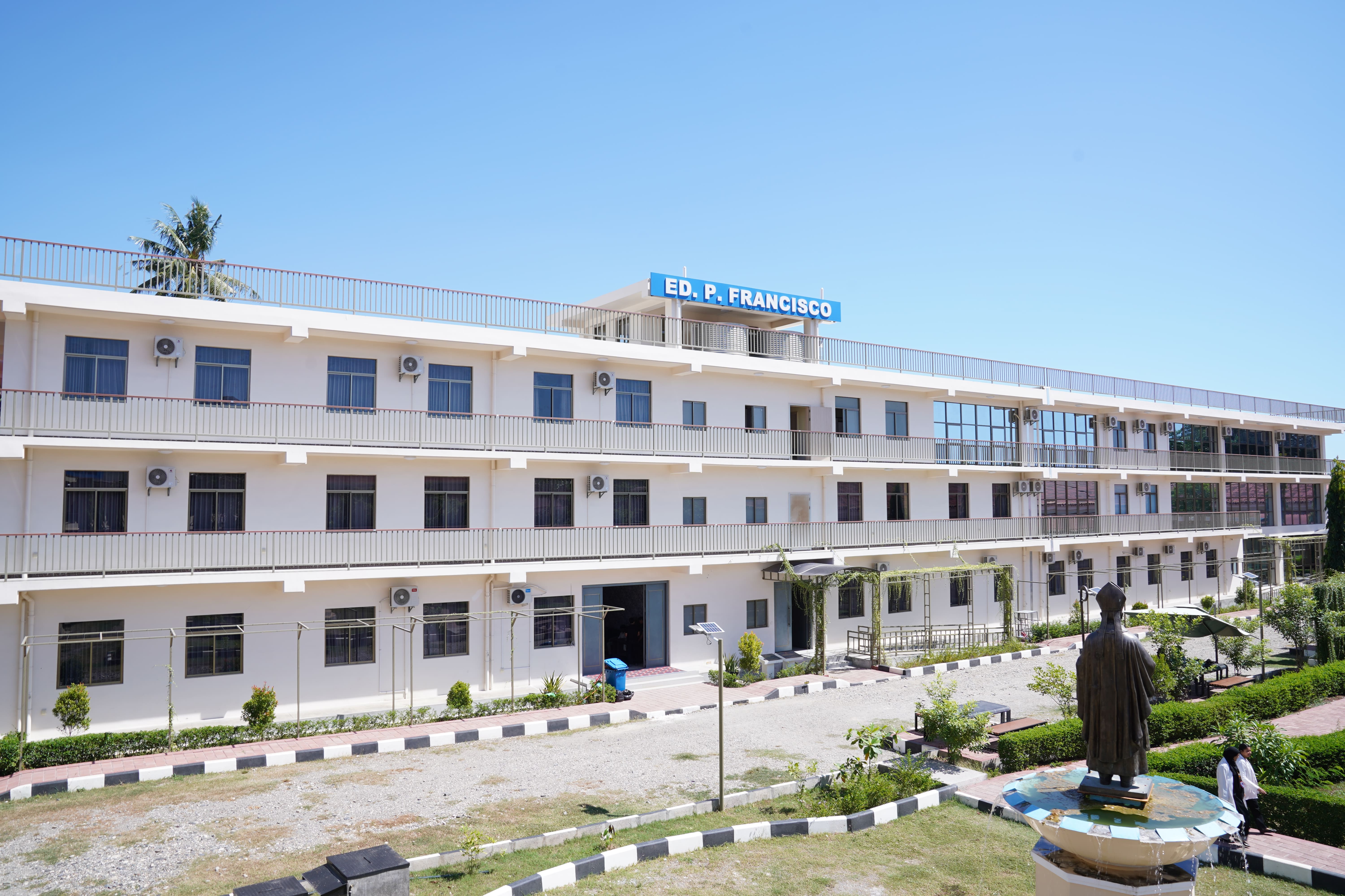 UCT Exterior — 14
